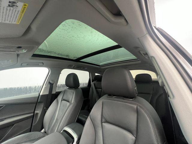 Photo of 2022 Gray Metallic Audi Q7