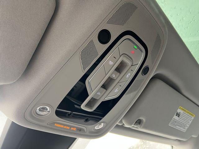 Photo of 2022 Gray Metallic Audi Q7
