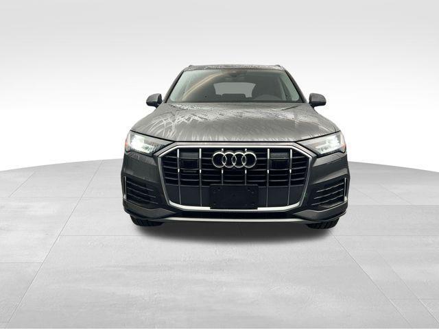 Photo of 2022 Gray Metallic Audi Q7