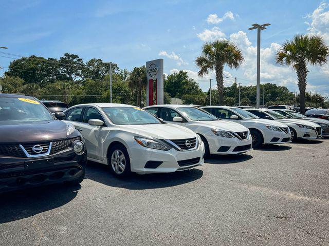 Photo of 2025 Super Black Nissan Sentra