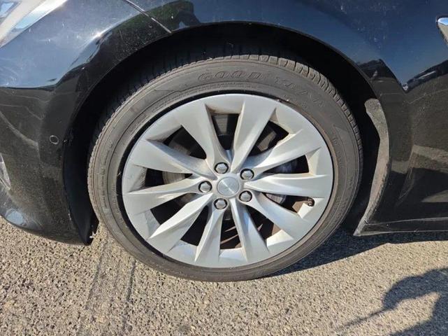 Photo of 2017 Black Tesla Model S