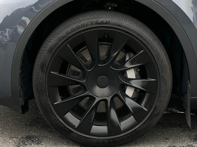 Photo of 2023 Gray Tesla Model Y