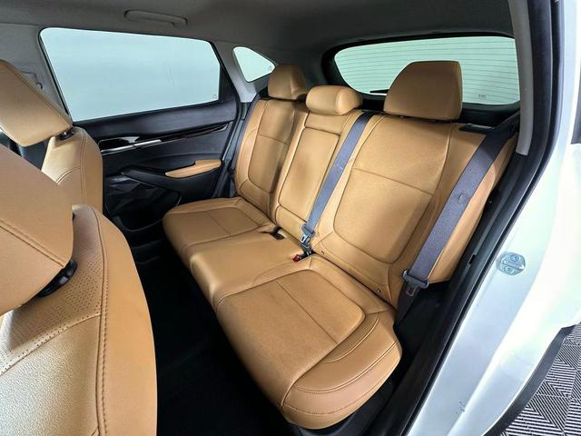 Photo of 2024 Snow White Pearl Kia Seltos