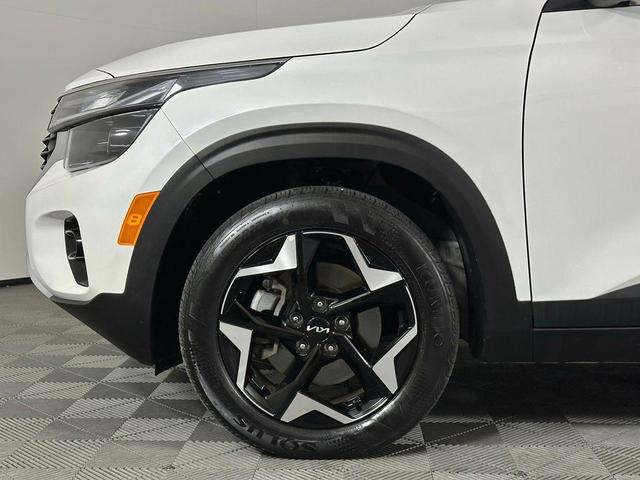 Photo of 2024 Snow White Pearl Kia Seltos