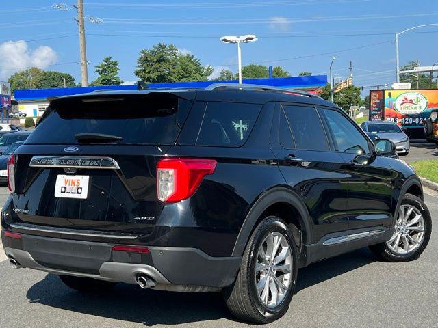 Photo of 2024 Black Metallic Ford Explorer