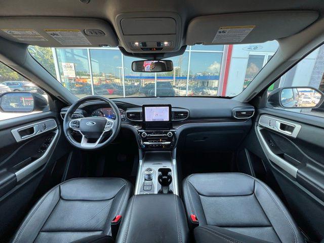 Photo of 2024 Black Metallic Ford Explorer