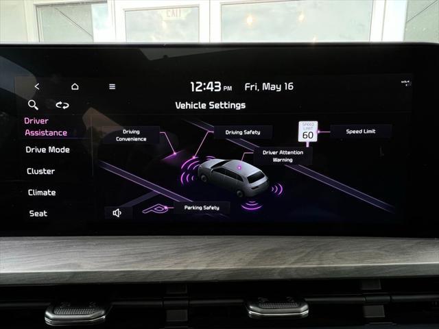 Photo of 2024 Ebony Black Kia Telluride
