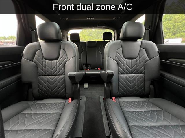 Photo of 2024 Ebony Black Kia Telluride