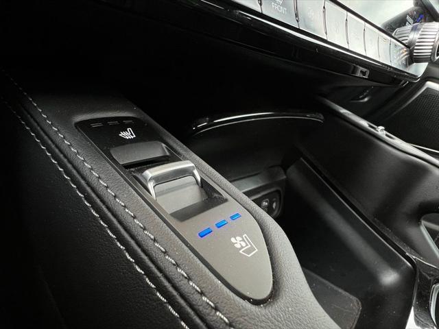 Photo of 2024 Ebony Black Kia Telluride