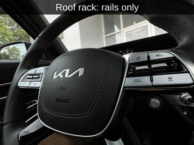 Photo of 2024 Ebony Black Kia Telluride