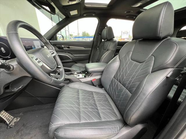 Photo of 2024 Ebony Black Kia Telluride