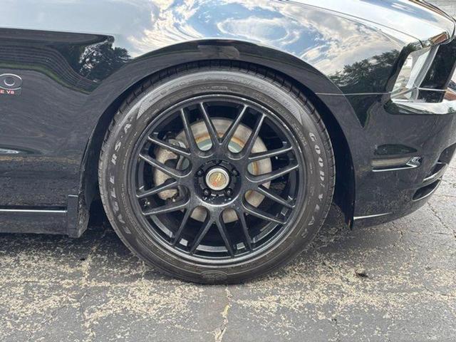 Photo of 2013 Black Ford Mustang