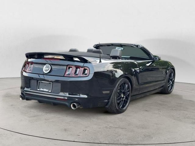 Photo of 2013 Black Ford Mustang