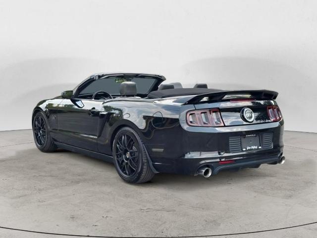 Photo of 2013 Black Ford Mustang