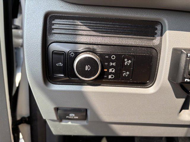 Photo of 2023 Oxford White Ford F-350