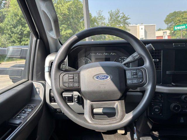 Photo of 2023 Oxford White Ford F-350