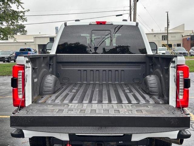 Photo of 2023 Oxford White Ford F-350