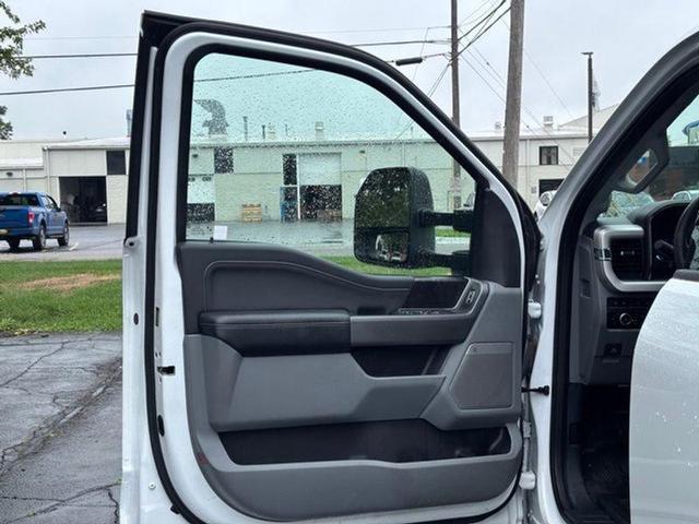 Photo of 2023 Oxford White Ford F-350