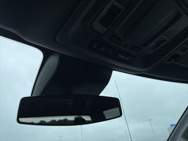 Photo of 2022 Black Chevrolet Silverado 1500