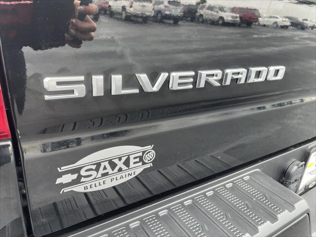Photo of 2022 Black Chevrolet Silverado 1500