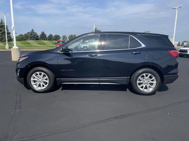 Photo of 2020 Midnight Blue Metallic Chevrolet Equinox