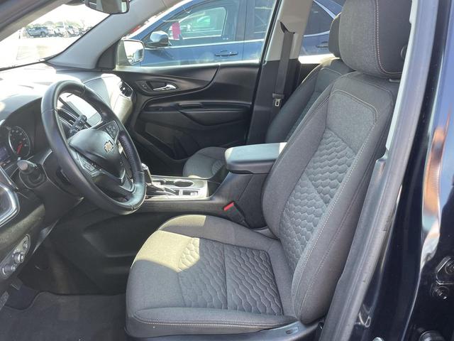 Photo of 2020 Midnight Blue Metallic Chevrolet Equinox