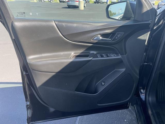 Photo of 2020 Midnight Blue Metallic Chevrolet Equinox