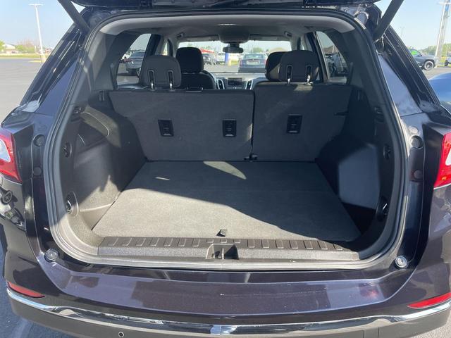 Photo of 2020 Midnight Blue Metallic Chevrolet Equinox