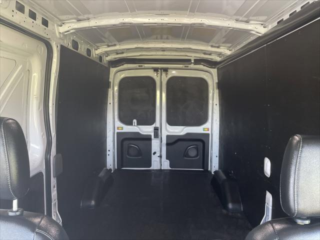 Photo of 2023 Oxford White Ford Transit-250