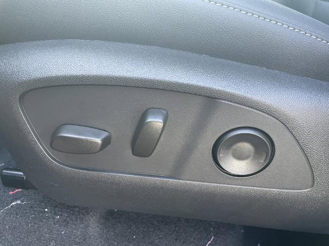 Photo of 2026 Radiant Red Tintcoat Chevrolet Traverse