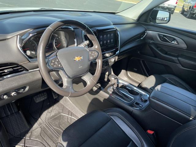 Photo of 2020 Iridescent Pearl Tricoat Chevrolet Traverse