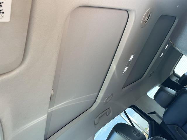 Photo of 2020 Iridescent Pearl Tricoat Chevrolet Traverse