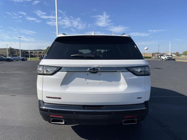 Photo of 2020 Iridescent Pearl Tricoat Chevrolet Traverse