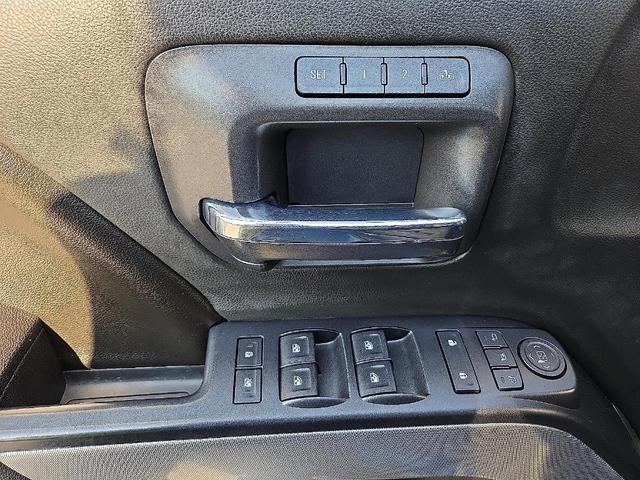 Photo of 2017 Deep Ocean Blue Metallic Chevrolet Silverado 1500