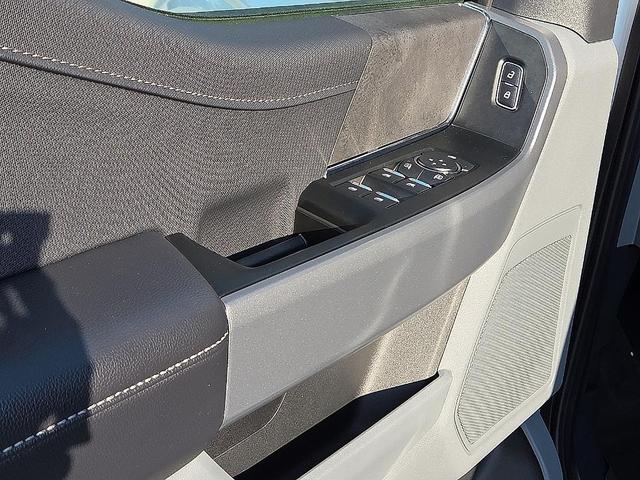 Photo of 2025 Oxford White Ford F-150
