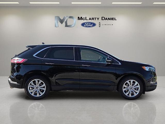 Photo of 2024 Black Metallic Ford Edge