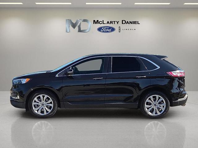 Photo of 2024 Black Metallic Ford Edge
