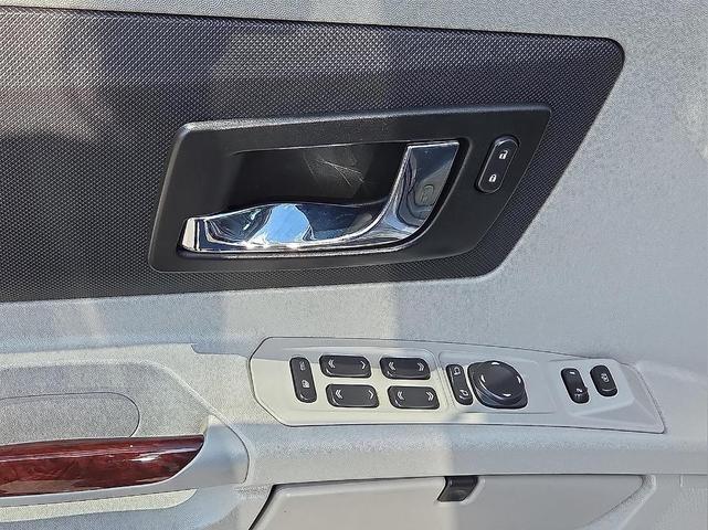 Photo of 2004 Light Platinum Cadillac SRX