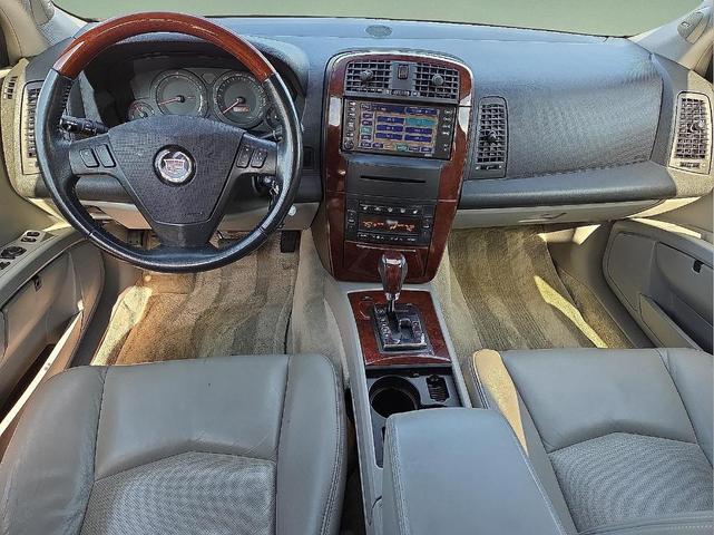 Photo of 2004 Light Platinum Cadillac SRX