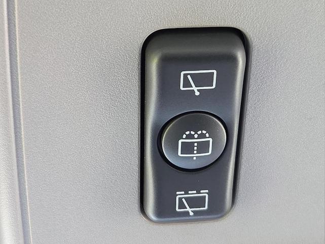 Photo of 2004 Light Platinum Cadillac SRX