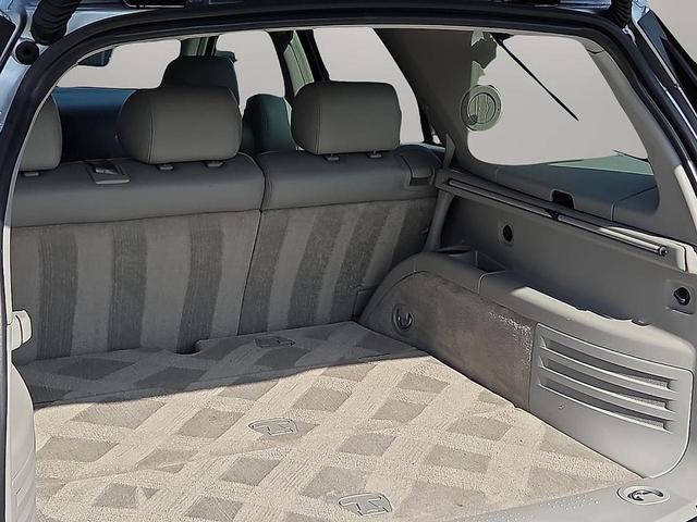 Photo of 2004 Light Platinum Cadillac SRX