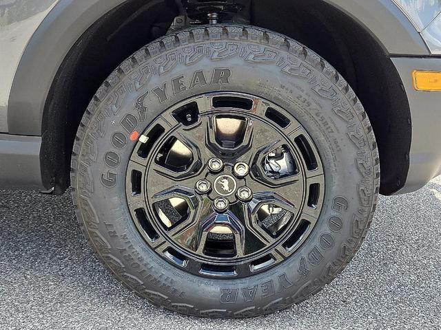 Photo of 2025 Gray Metallic Ford Bronco Sport