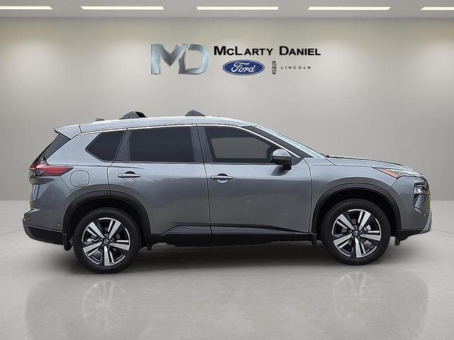 Photo of 2024 Gun Metallic Nissan Rogue