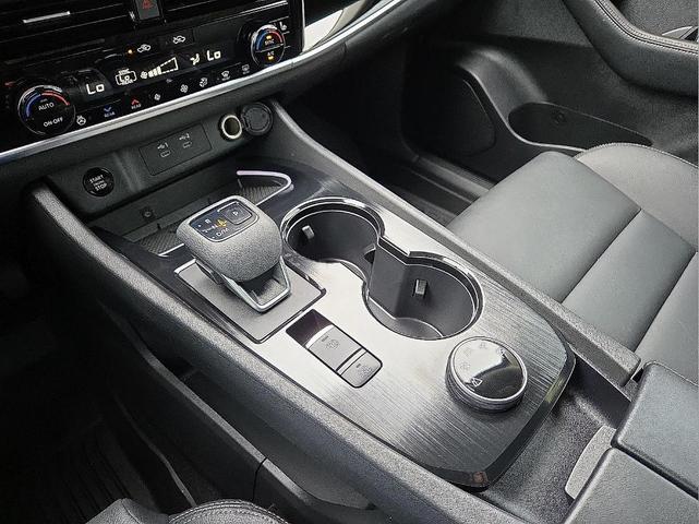 Photo of 2024 Gun Metallic Nissan Rogue