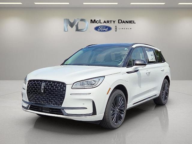 Photo of 2025 Pristine White Lincoln Corsair