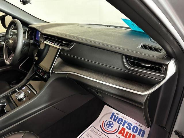 Photo of 2024 Silver Zynith Jeep Grand Cherokee