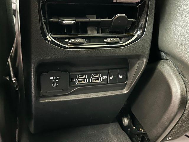 Photo of 2024 Silver Zynith Jeep Grand Cherokee