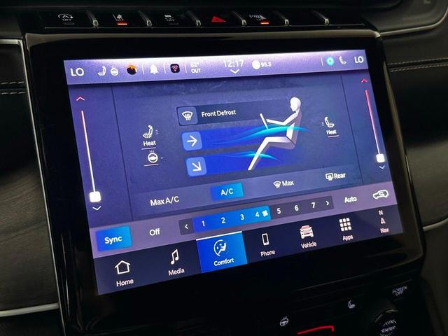 Photo of 2024 Silver Zynith Jeep Grand Cherokee