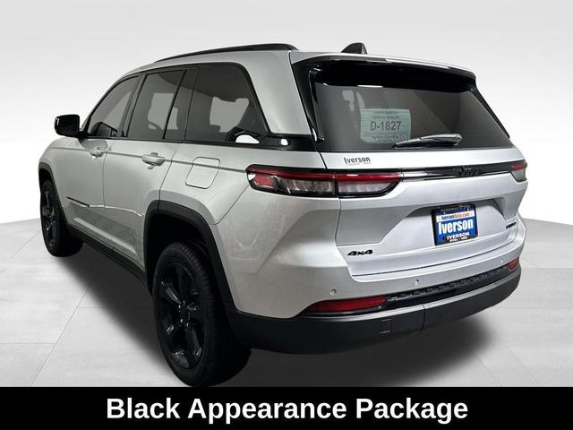 Photo of 2024 Silver Zynith Jeep Grand Cherokee