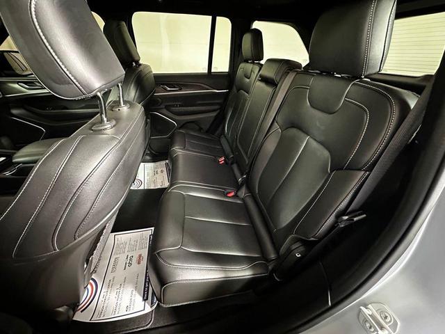 Photo of 2024 Silver Zynith Jeep Grand Cherokee